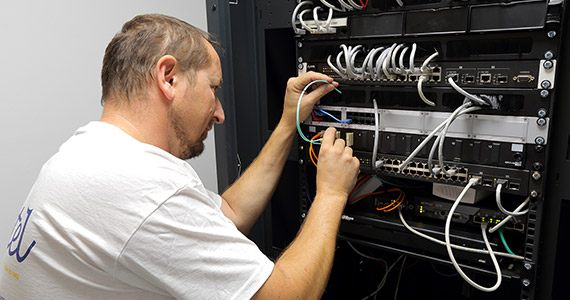 maintenance de materiel informatique fournisseur de cable reseau adsl fibre optique